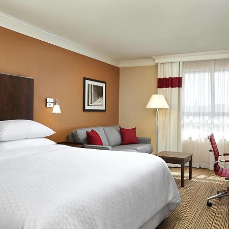 Four Points By Sheraton Kitchener-Ватерлоо Экстерьер фото